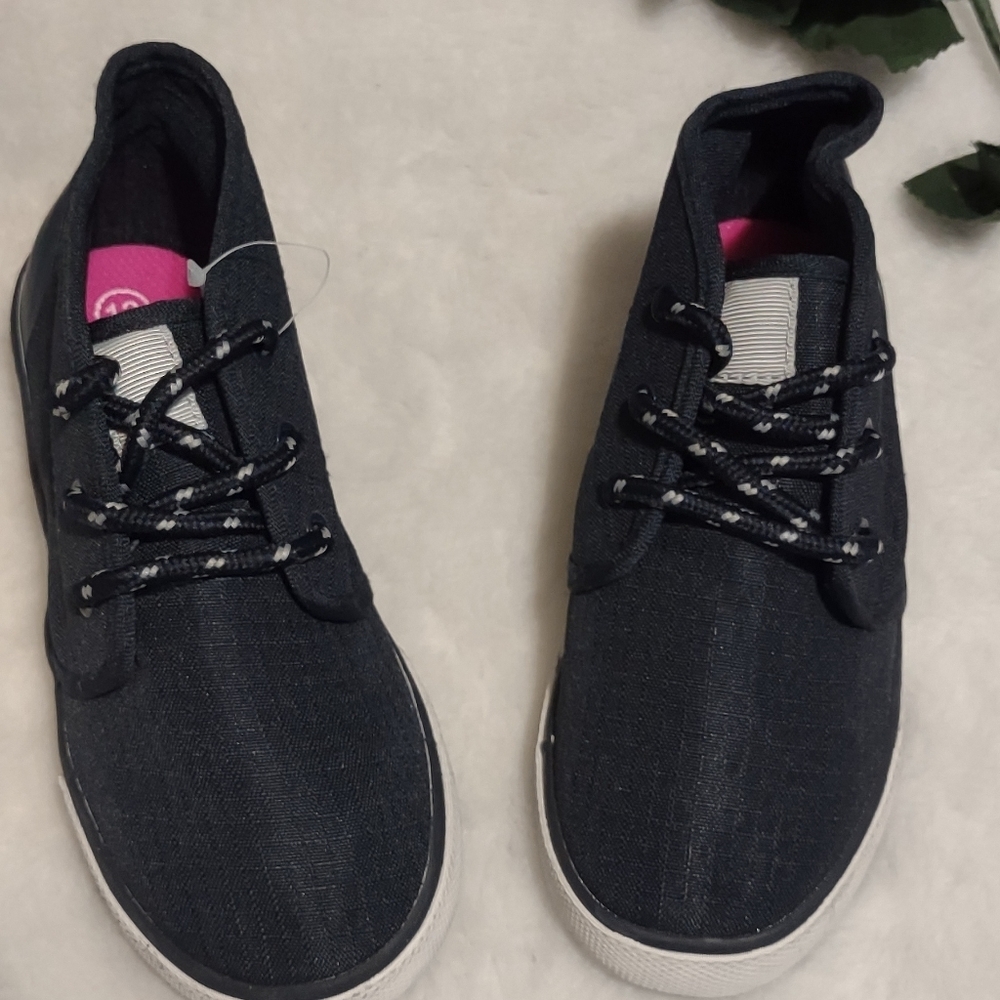 Cat yack shoes for girls size 12
